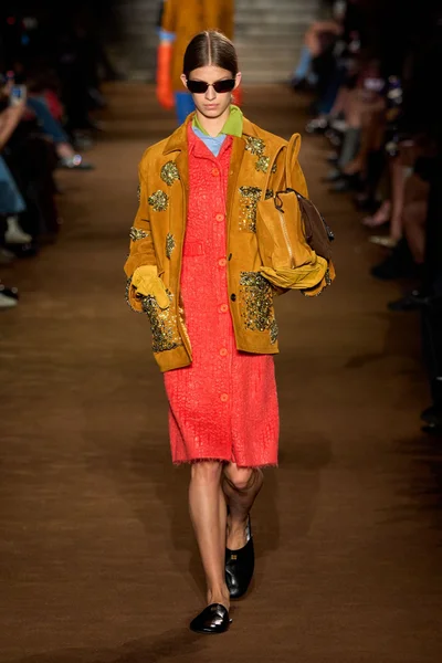 Look 54